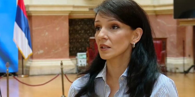 Мариника европарламентарцима тражи притисак Брисела на Србију: Уз Пицулину подршку пласира наратив о „репресији“