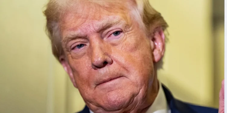 Трамп предвиђа пропаст Кубе, упозорава и Мексико и Колумбију, поново прети Гренланду