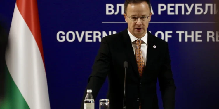 Сијарто: Поднећемо тужбу Суду правде ЕУ због одредбе о прекиду увоза руског гаса