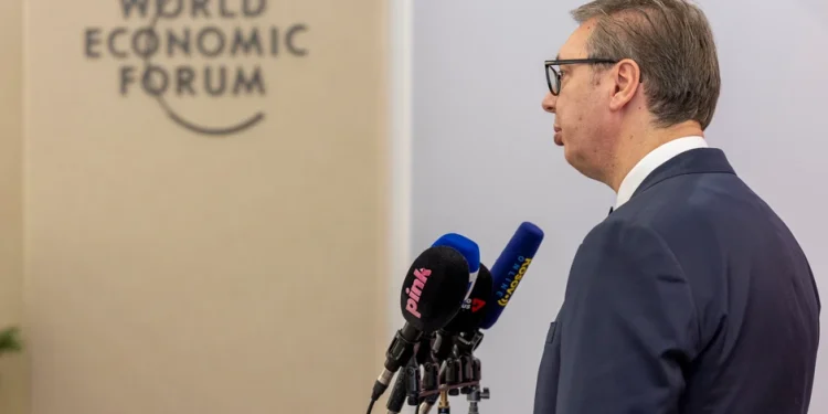 ВУЧИЋ: СРБИЈУ СМО НА ДОСТОЈАН И ДОСТОЈАНСТВЕН НАЧИН ПРЕДСТАВИЛИ У ДАВОСУ