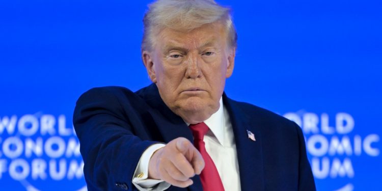 Трамп Европљанима бацио рукавицу у лице! Председник САД захтевао моментални почетак преговора о преузимању полуаутономног острва Данске