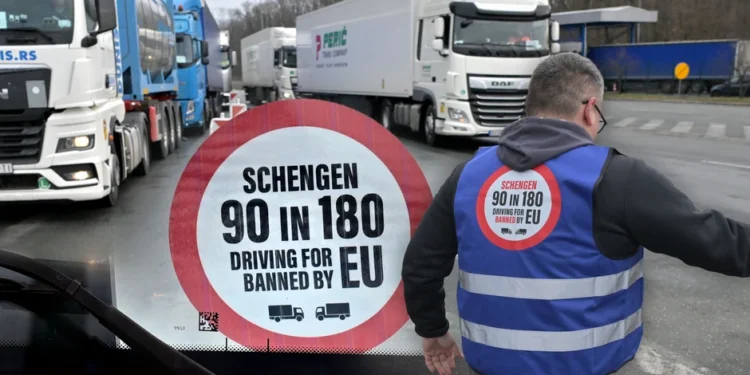Управо објављена нова стратегија за возаче камиона из Србије и Шенген!