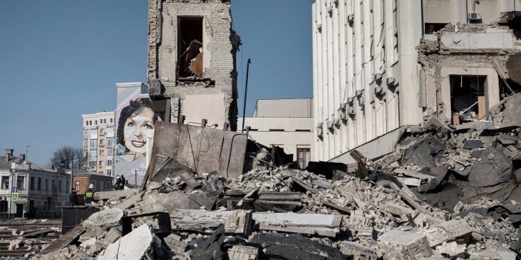 РУСКИ НАПАДИ ПОГОДИЛИ ХАРКОВ И ЧОРНОМОРСК – НОВИ ТАЛАС СУКОБА У УКРАЈИНИ