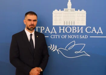МИЋИН О СКУПУ У НОВОМ САДУ: „ПОРУКЕ НИСУ ИМАЛЕ ПОДРШКУ НИ ИДЕОЛОГИЈУ“
