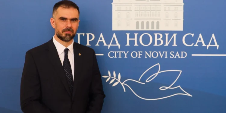 МИЋИН О СКУПУ У НОВОМ САДУ: „ПОРУКЕ НИСУ ИМАЛЕ ПОДРШКУ НИ ИДЕОЛОГИЈУ“