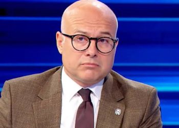 ВУЧЕВИЋ: ЂИЛАС УВРЕДАМА И ЛАЖИМА ПРИКРИВА ПОЛИТИЧКИ И МОРАЛНИ БАНКРОТ