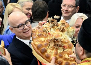 Вучевић: Божић нас подсећа на заједништво, праштање и љубав