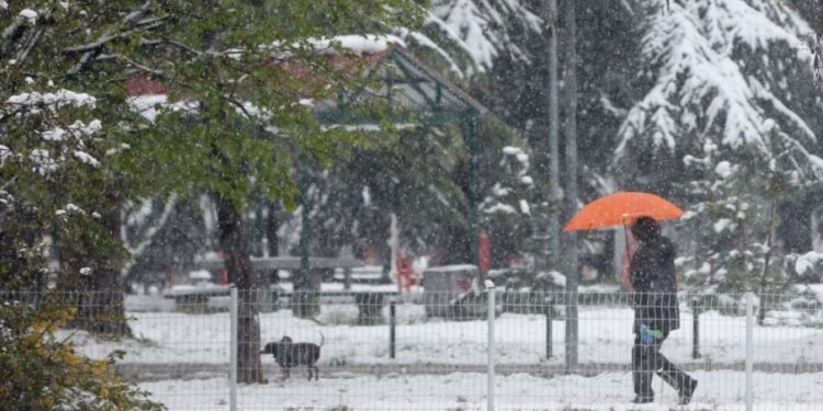 Сутра ледени дан уз постепени престанак падавина