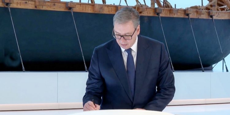 Вучић завршио посету УАЕ