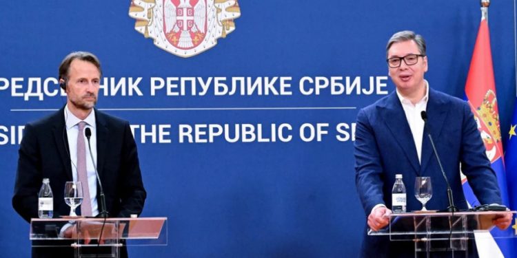 Вучић сутра са амбасадором ЕУ у Србији Андреасом фон Бекератом