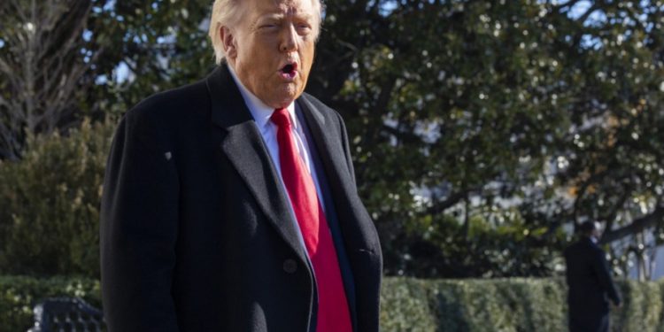 Трамп тражи од Данске да се одмах повуче са Гренланда