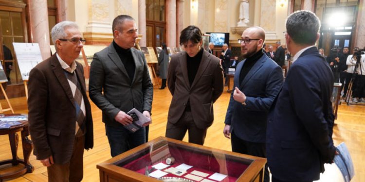 У Скупштини Србије отворена изложба „Јасеновац – трајна опомена“