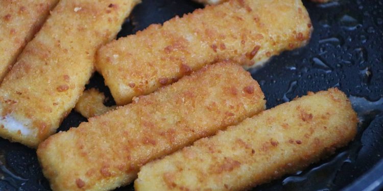 Шта се заправо налази у рибљим штапићима?