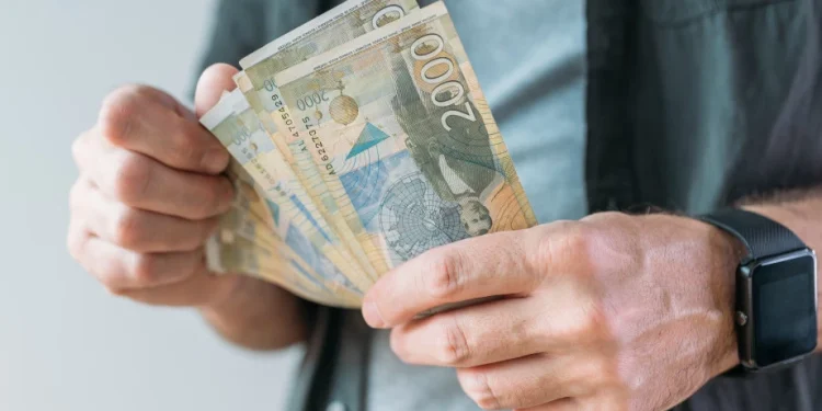 У петак последња исплата средстава за повраћај школарине за 2024/2025. годину