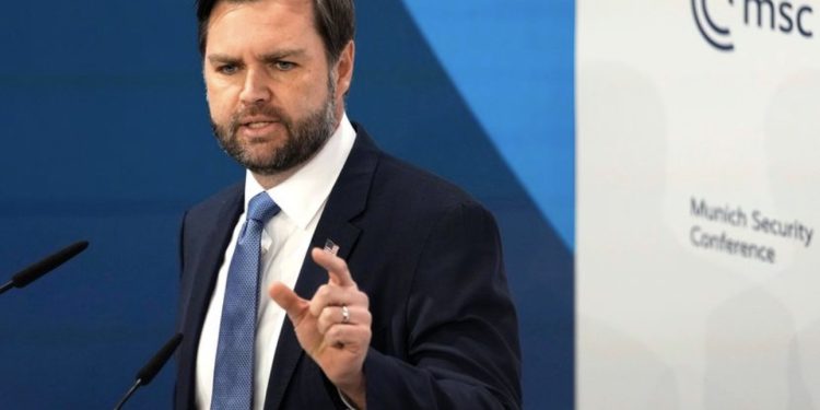 Детаљи напада на резиденцију Џеј Ди Венса: Тајни агенти чули буку, па прасак