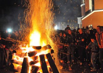 Народно веровање каже јасно: Бадњак се у кућу уноси само увече