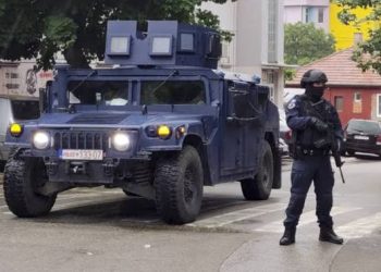 Инцидент на улазу у Грачаницу: Грађани Србије изложени притиску полиције тзв. Косова