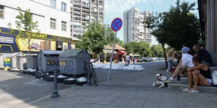 Стране паре, домаћа сцена: Ко стоји иза наводног грађанског активизма