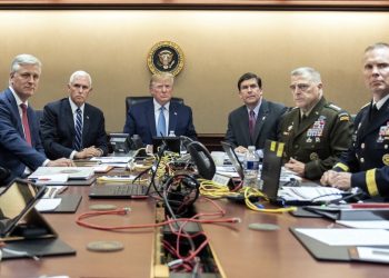 Ратна опција све реалнија: Трамп разматра ваздушне нападе на Иран