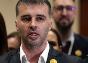 „СТУДЕНТСКА ЛИСТА“ ИЛИ ЛИЧНИ ПРОЈЕКАТ? Саво Манойловић улази у кампању преко младих