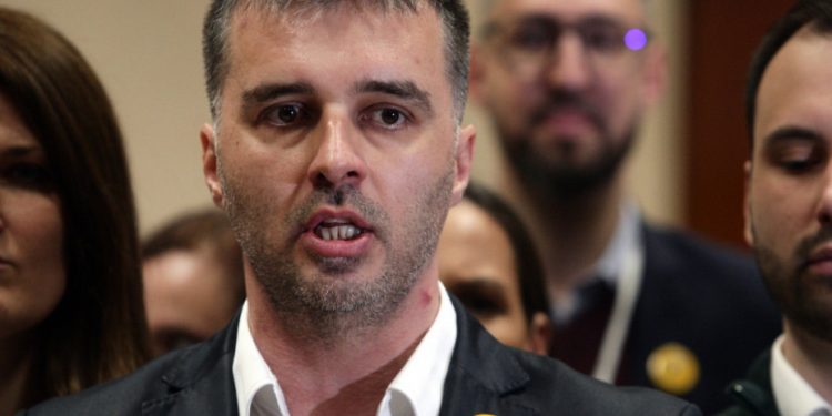 „СТУДЕНТСКА ЛИСТА“ ИЛИ ЛИЧНИ ПРОЈЕКАТ? Саво Манойловић улази у кампању преко младих