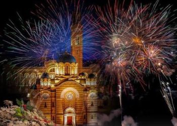 СРПСКА НОВА ГОДИНА ВЕЧЕРАС ОКУПЉА ВЕРНИКЕ И ПОРОДИЦЕ: ТРАДИЦИЈА КОЈА ОДОЛЕВА ВРЕМЕНУ