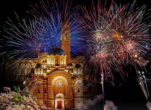 СРПСКА НОВА ГОДИНА ВЕЧЕРАС ОКУПЉА ВЕРНИКЕ И ПОРОДИЦЕ: ТРАДИЦИЈА КОЈА ОДОЛЕВА ВРЕМЕНУ