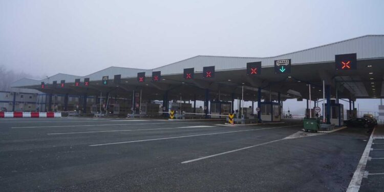 Камионџије из Србије и БиХ настављају блокаде; Брисел предлаже „продужене кратке боравке“