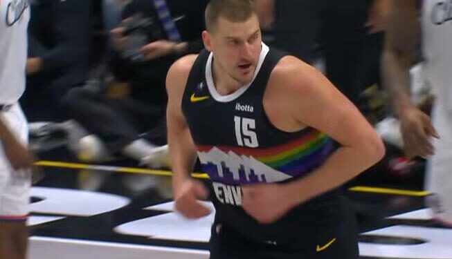 Никола Јокић се после месец дана паузе вратио на терен!