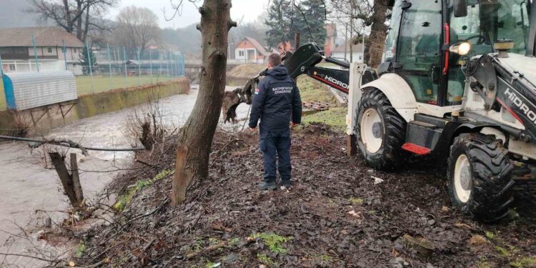 Пораст водостаја на више водотокова – службе на терену, ситуација под контролом