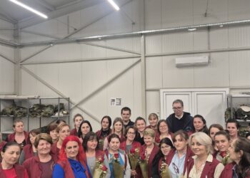 ПРЕДСЕДНИК ВУЧИЋ ОБИШАО ПОГОН „YUMCO“ У РУДНОЈ ГЛАВИ: Стални посао и новчана подршка за вредне раднице