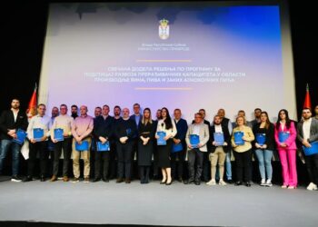 ВУЧИЋ ОБРАДОВАО ВИНАРЕ – 90.000€ бесповратно