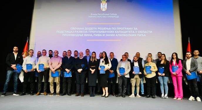 ВУЧИЋ ОБРАДОВАО ВИНАРЕ – 90.000€ бесповратно