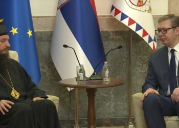 Председник Вучић од владике бихаћко-петровачког Сергија добио орден за доброчинство