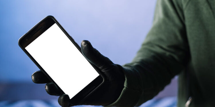 Шпијунски софтвер на телефону новинара: Амнести открио како је „Предатор” упао у уређај