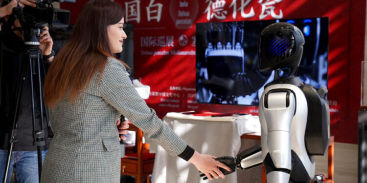 Србија постаје европски центар роботике: Кинески гиганти доносе производњу хуманоидних робота