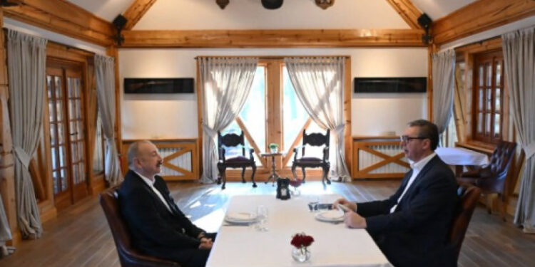 Вучић на радном доручку са Алијевим