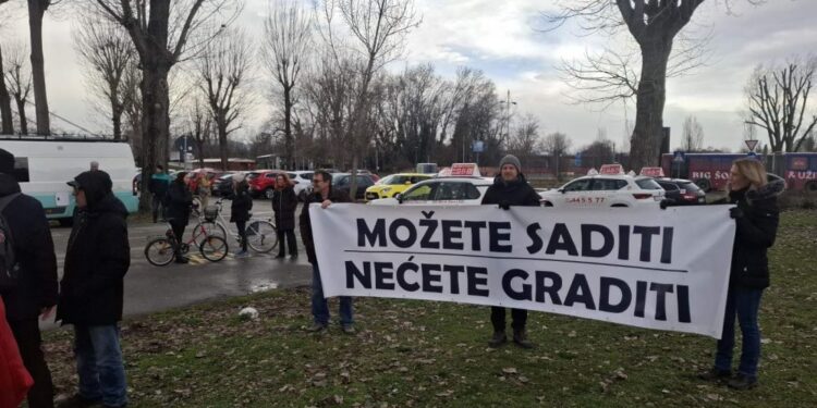 Новосадски блокадери одржали протест против изградње цркве на Лиману!