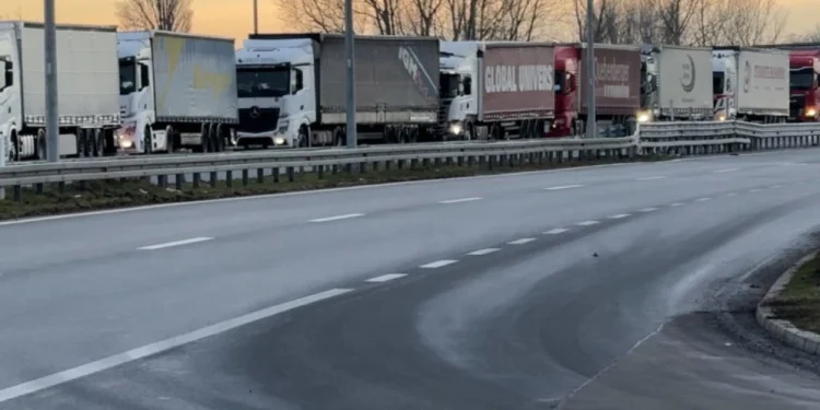 Путеви Србије: Обавезни ТАГ уређаји за камионе од 1. априла