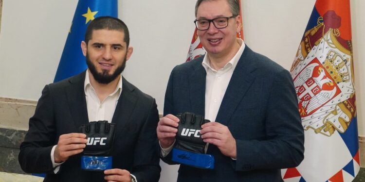 Председник Вучић са ММА борцем Махачевим о значају спорта као темеља здравог друштва