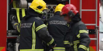 УЖАС КОД ЗАЈЕЧАРА, УРУШИО СЕ КРОВ ШУПЕ, ИМА МРТВИХ: Тешка несрећа догодила се око поднева, на терену и ватрогасци!