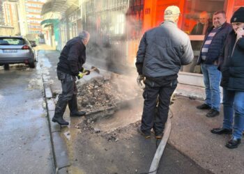 Екипе на терену: Хаварија прекинула грејање у улици Николе Тесле