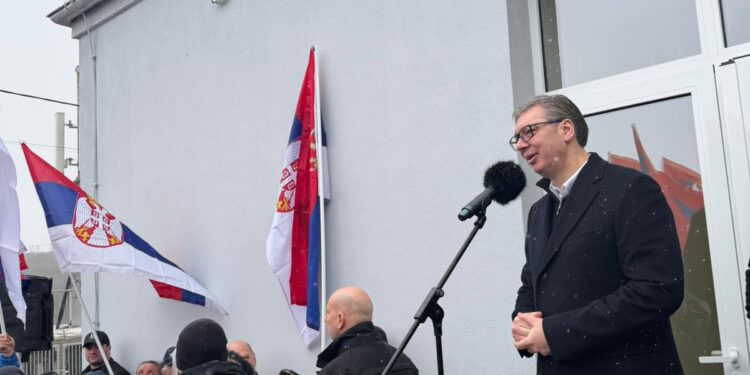 ПРЕДСЕДНИК ВУЧИЋ У ПОСЕТИ КЊАЖЕВЦУ: Прва станица обиласка источне Србије састанак у селу Саставак!