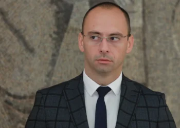 Симић: Циљ закона о странцима да угрози више од 10.000 Срба који живе и раде на КиМ