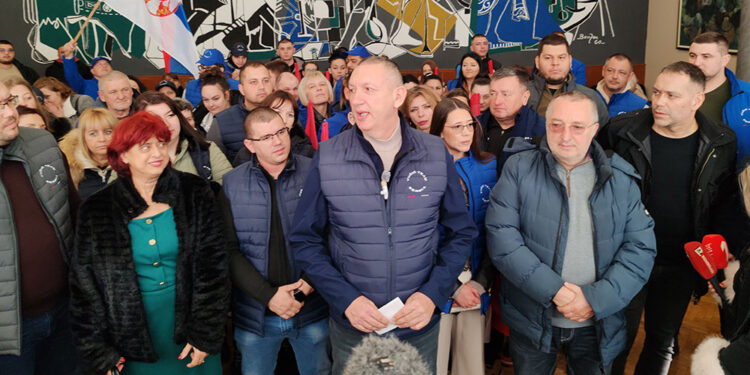 ГЛАС ЗА БУДУЋНОСТ БОРА: Петковић позвао грађане да подрже политику развоја и сигурности