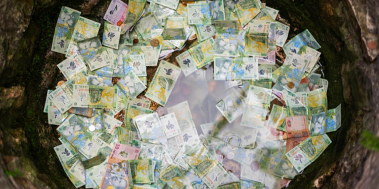 Средњи курс динара за евро у уторак 117,4222 динара