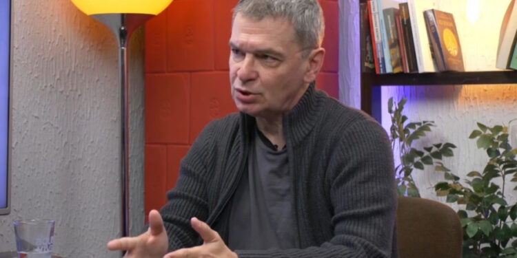 Политичко признање: Ћута тврди да протести не могу без спољне подршке