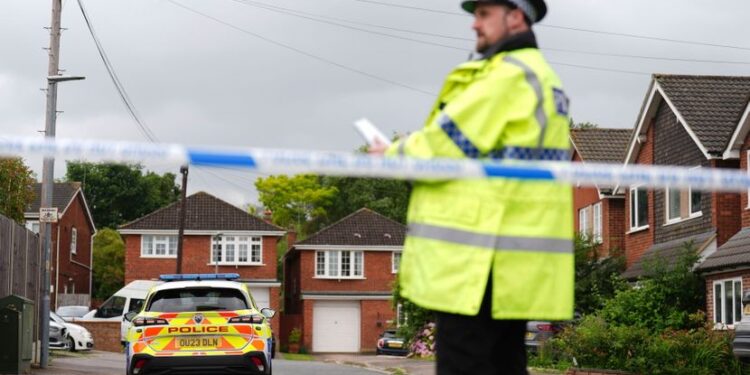 Два дечака избодена у школи: Драма у Лондону