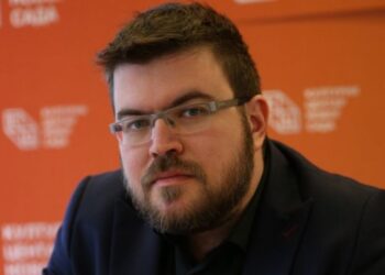 „НИШТА ИМ НИЈЕ СВЕТО“ Рајић о нападу блокадера на црквене великодостојнике: То су исти они који су попут паса лајали на свештенике