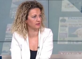 „БЛОКАДЕРИ, РУКЕ СУ ВАМ КРВАВЕ!“: Шолакови новинари бране лекара блокадера који је оперисао девојчицу у Чачку